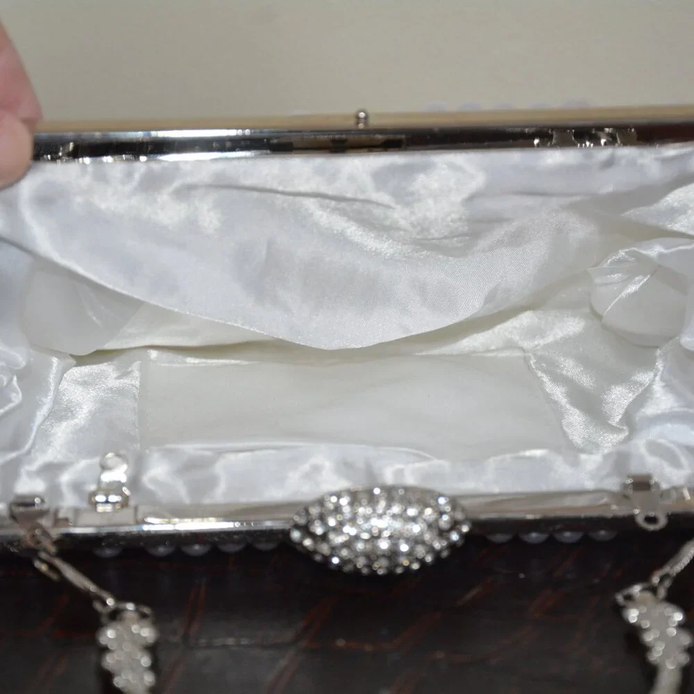 Elegant White Pearl Clutch - Picture 13 of 14